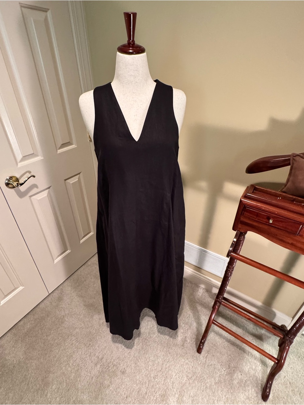 COS Black Sleeveless Linen-fabric V-Neck Midi Dress